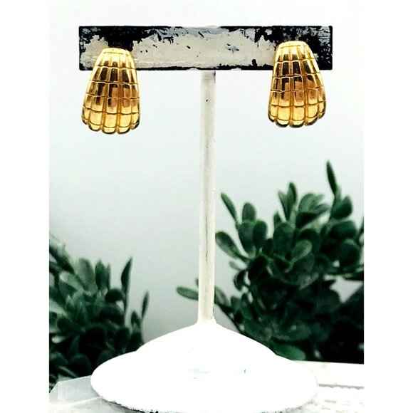 Vintage Gold Tone Clip-On Earrings by Avon - Picture 4 of 6